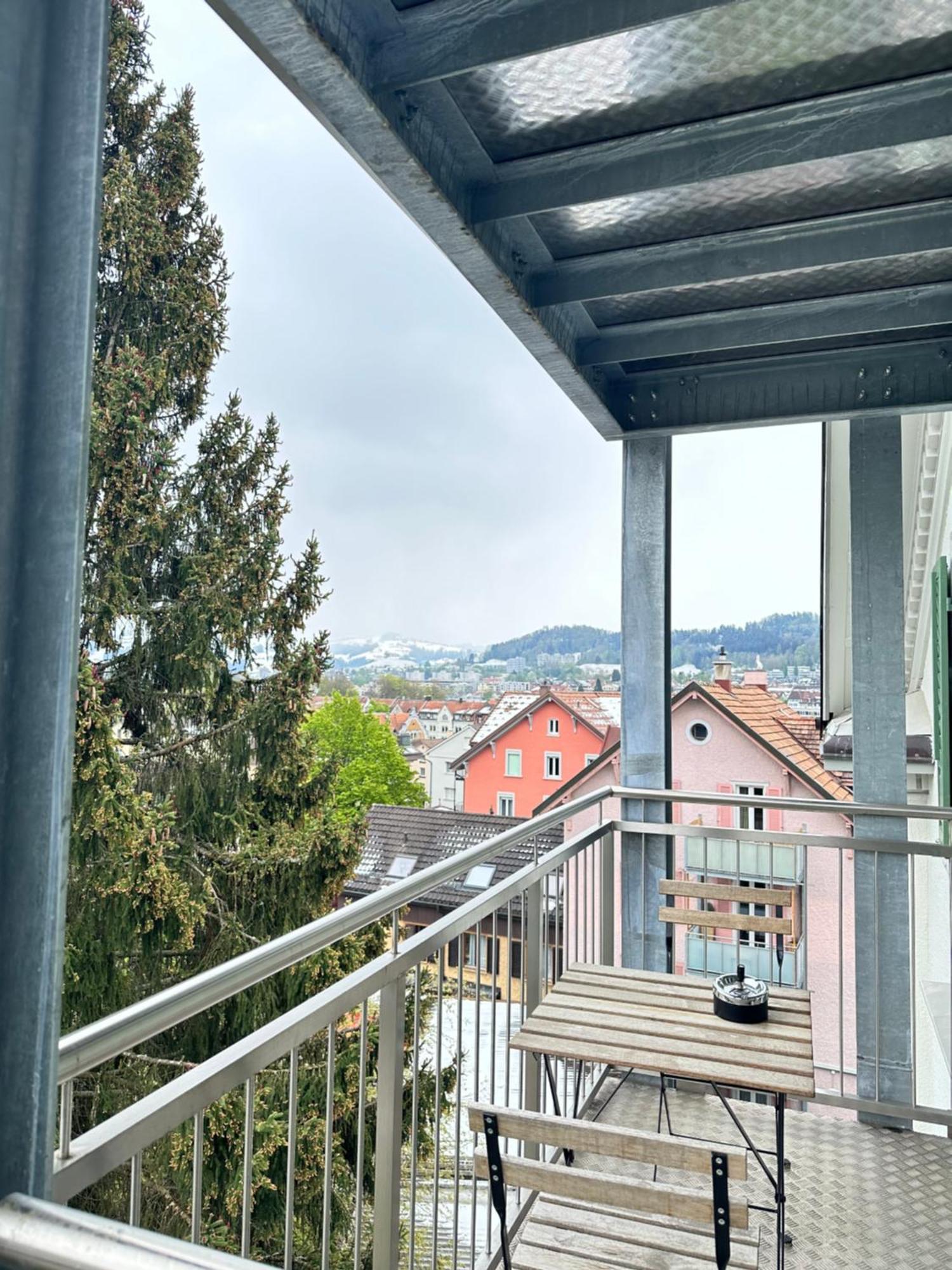 Stilvolle 2,5 Zimmer Wohnung St. Gallen Bagian luar foto